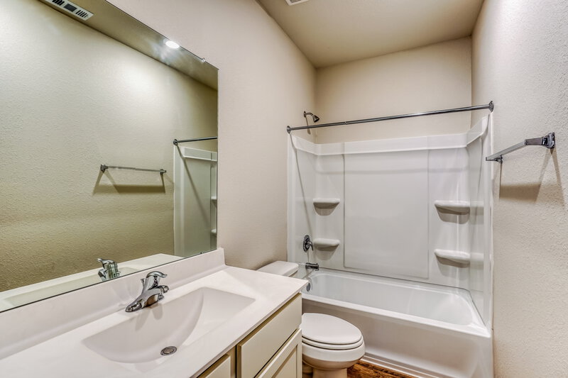 1,945/Mo, 7511 Tipton Meadow Way Richmond, TX 77469 Bathroom View