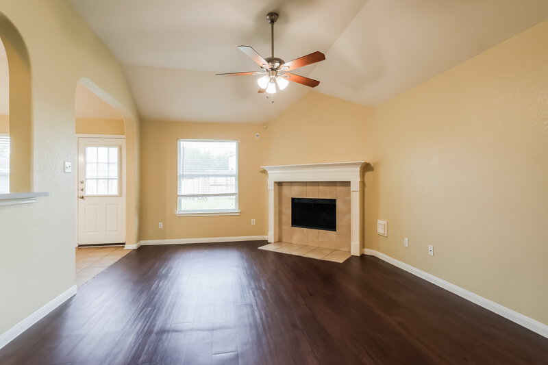 1,960/Mo, 5203 Lost Cove Ln Spring, TX 77373 Living Room View 2