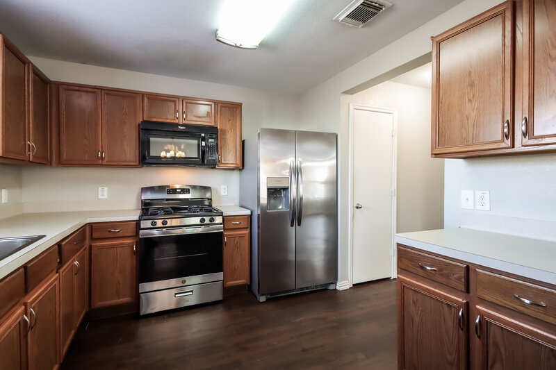 1,730/Mo, 11418 Flying Geese Ln Tomball, TX 77375 Kitchen View