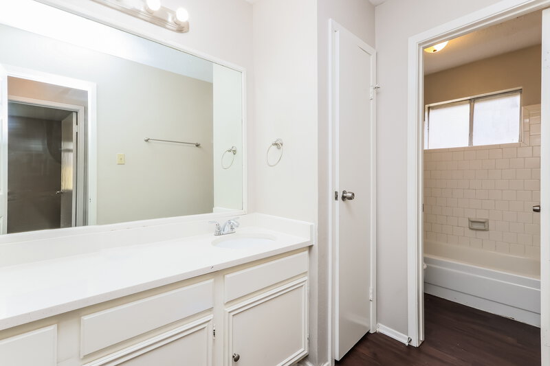 1,790/Mo, 4606 Lost Lake Ln Spring, TX 77388 Main Bathroom View