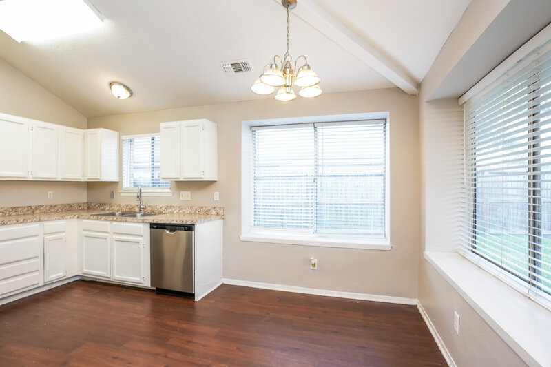 1,975/Mo, 9506 Lost Eagle Dr Houston, TX 77064 Dining Room View