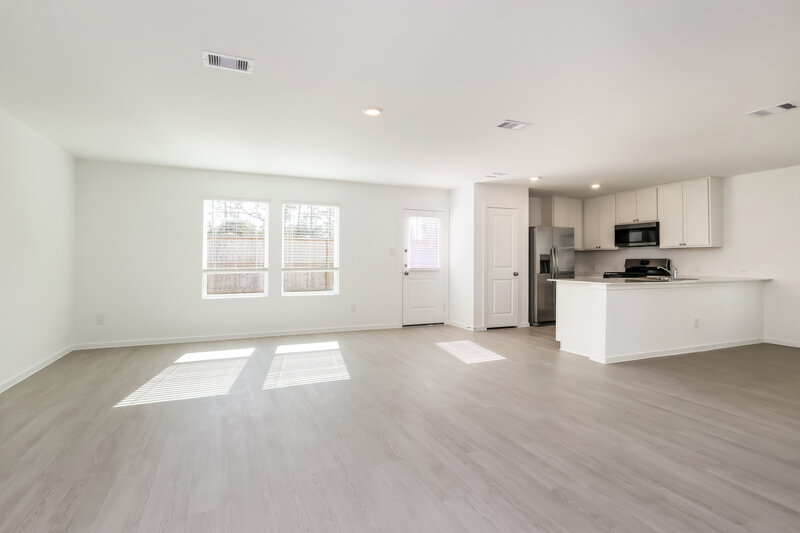 1,635/Mo, 15286 Abella Dr Montgomery, TX 77316 Living Room View