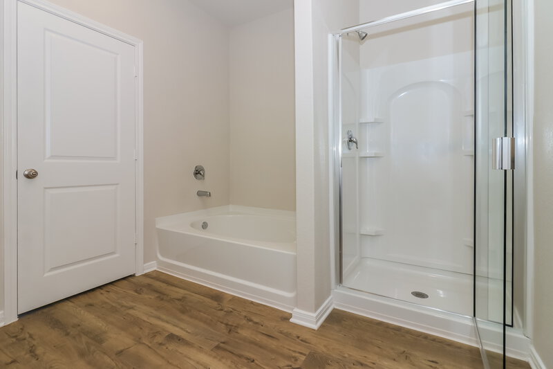 1,815/Mo, 7515 Tipton Meadow Way Richmond, TX 77469 Main Bathroom View 2