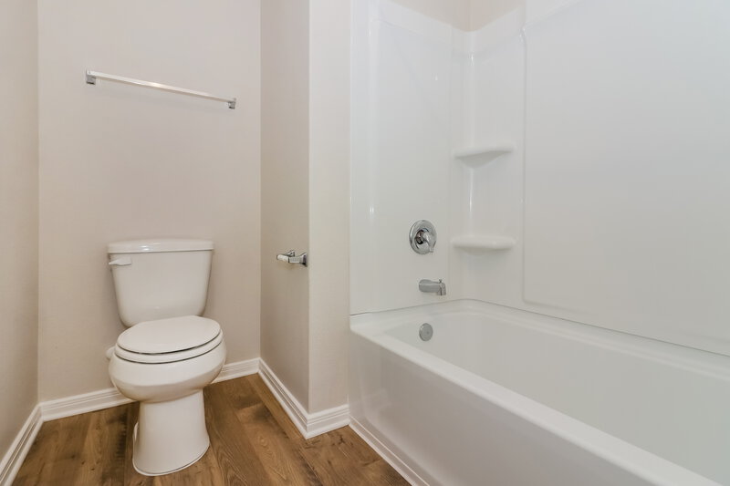 1,815/Mo, 7515 Tipton Meadow Way Richmond, TX 77469 Bathroom View