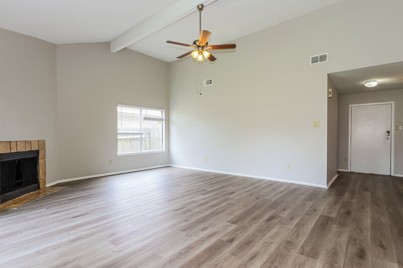1,780/Mo, 12627 Day Hollow Ln Houston, TX 77070 Living Room View 2