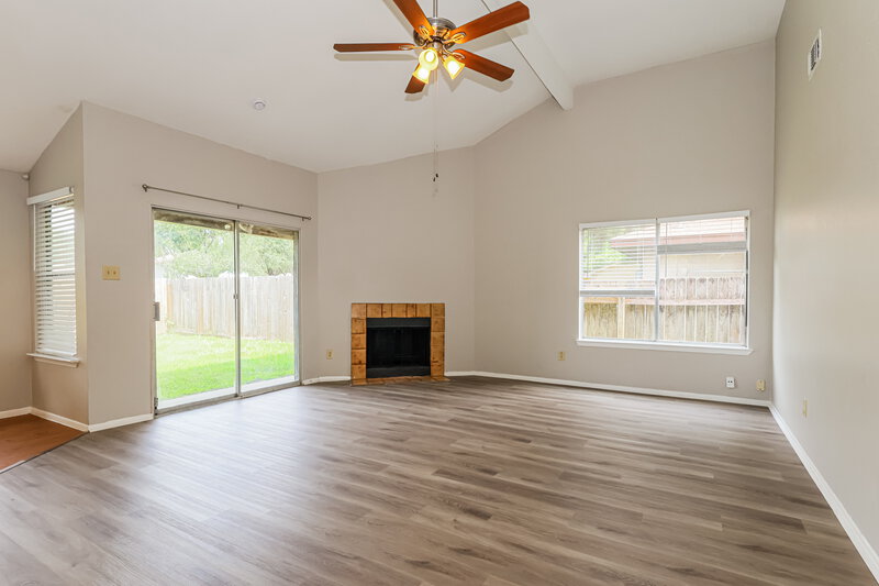 1,780/Mo, 12627 Day Hollow Ln Houston, TX 77070 Living Room View 3