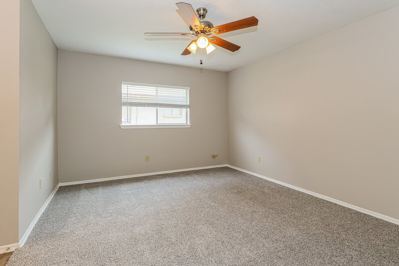 1,780/Mo, 12627 Day Hollow Ln Houston, TX 77070 Main Bedroom View