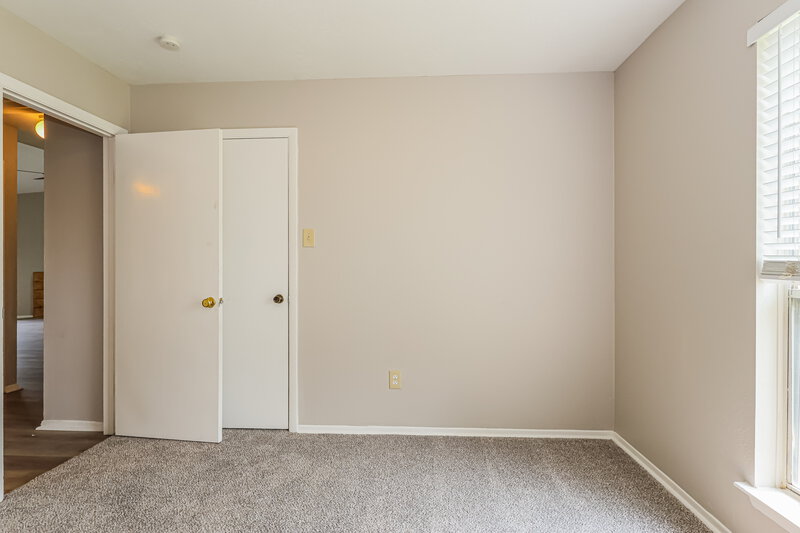1,780/Mo, 12627 Day Hollow Ln Houston, TX 77070 Bedroom View 2