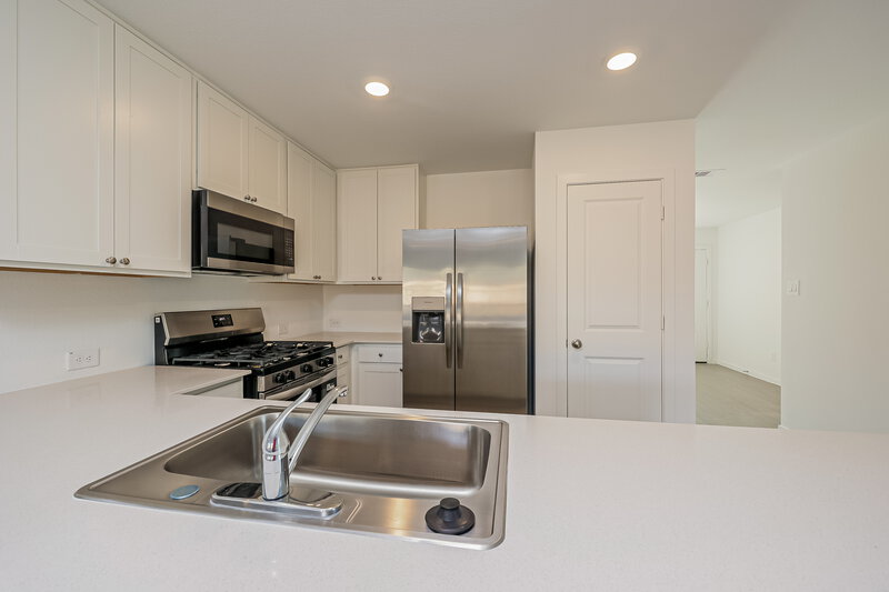 1,850/Mo, 2613 Shady Cedar Ct Conroe, TX 77301 Kitchen View 2