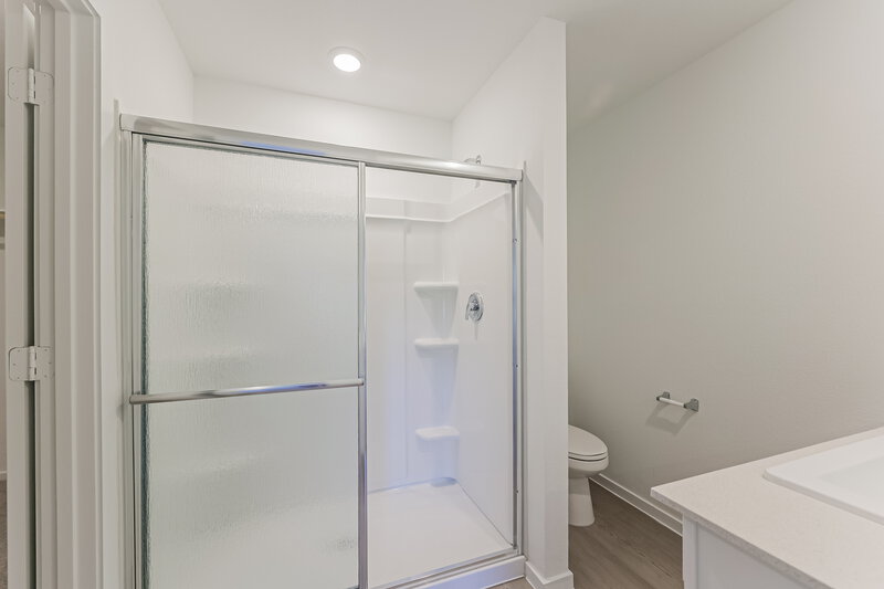 1,850/Mo, 2613 Shady Cedar Ct Conroe, TX 77301 Main Bathroom View