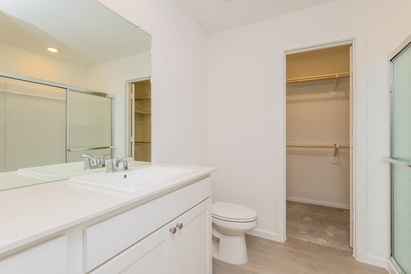 1,710/Mo, 2612 Shady Cedar Ct Conroe, TX 77301 Main Bathroom View