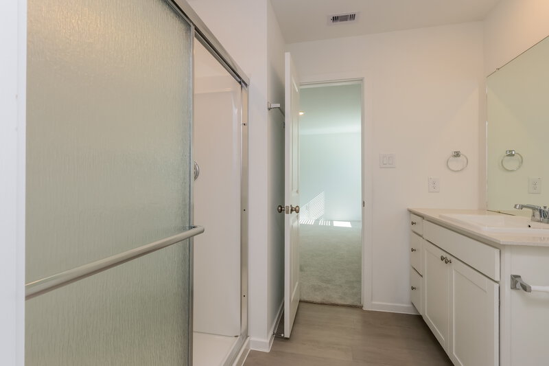 1,710/Mo, 2612 Shady Cedar Ct Conroe, TX 77301 Main Bathroom View 2