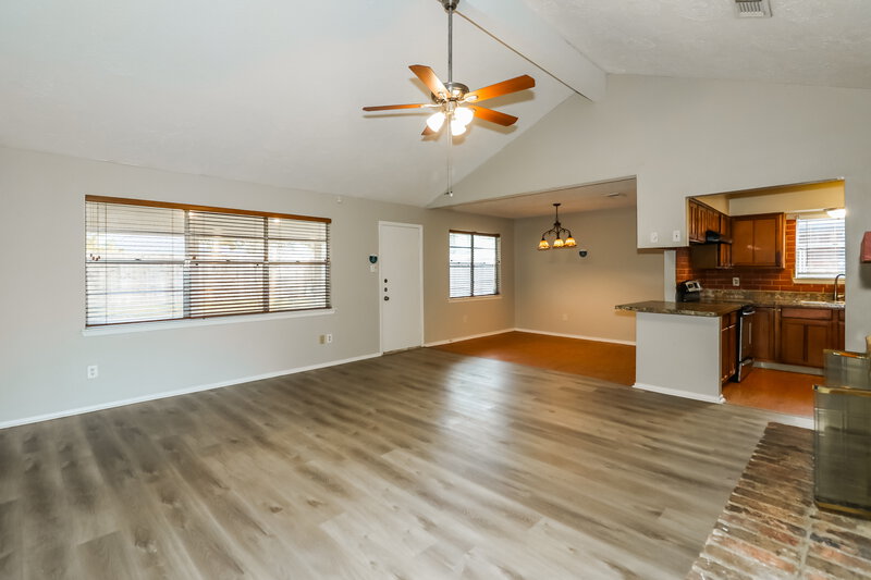 2,005/Mo, 7306 Skybright Ln Houston, TX 77095 Living Room View