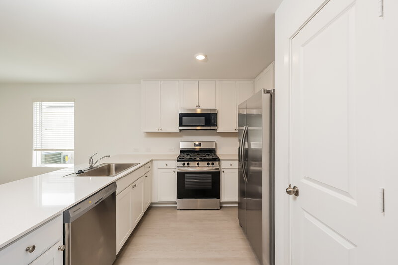 1,995/Mo, 2625 Shady Cedar Ct Conroe, TX 77301 Kitchen View 2