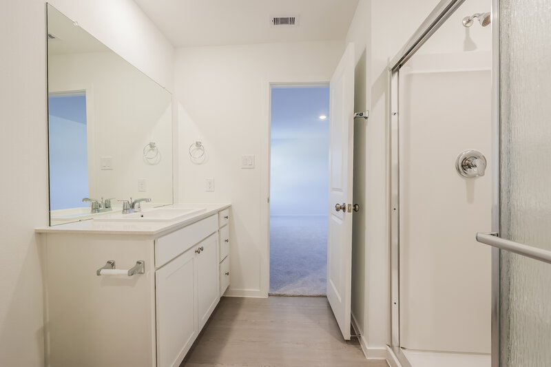 1,995/Mo, 2625 Shady Cedar Ct Conroe, TX 77301 Main Bathroom View 2