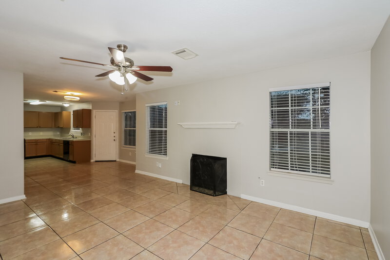 2,010/Mo, 19715 River Pointe Ln Katy, TX 77449 Living Room View