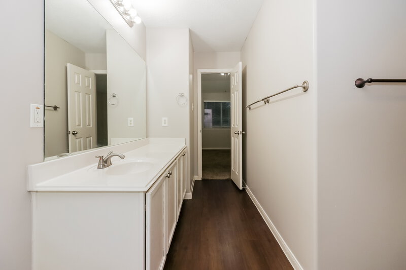 2,010/Mo, 19715 River Pointe Ln Katy, TX 77449 Main Bathroom View 2