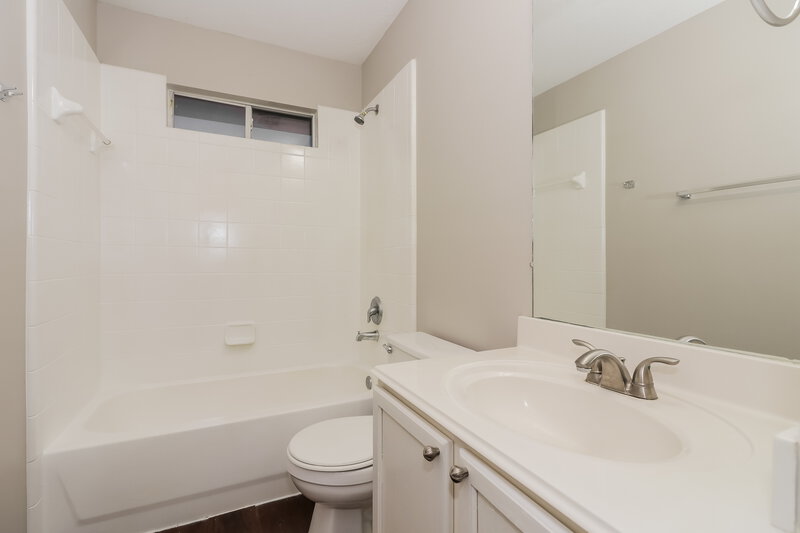 2,010/Mo, 19715 River Pointe Ln Katy, TX 77449 Bathroom View