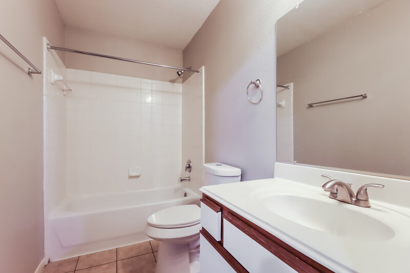 1,600/Mo, 9849 Youpon Ridge Way Conroe, TX 77385 Bathroom View