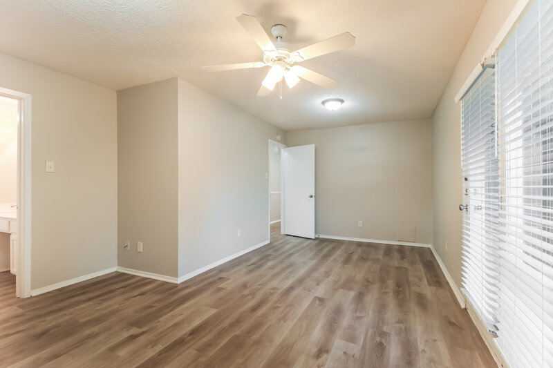 1,930/Mo, 7403 Fuchsia Ln Humble, TX 77346 Main Bedroom View 2