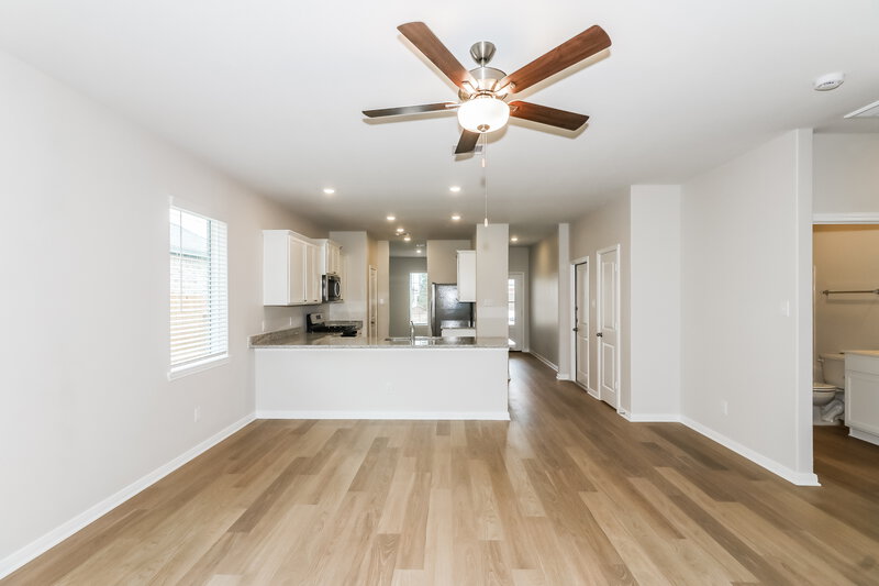 2,070/Mo, 413 San Miguel Creek Dr Katy, TX 77493 Living Room View 2