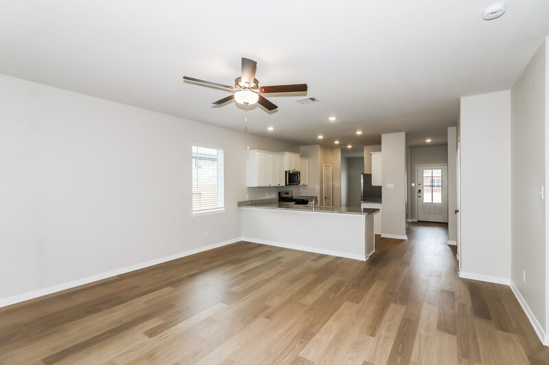 2,070/Mo, 413 San Miguel Creek Dr Katy, TX 77493 Living Room View 3