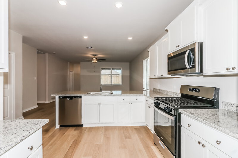 2,070/Mo, 413 San Miguel Creek Dr Katy, TX 77493 Kitchen View