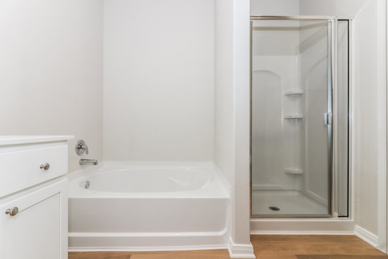 2,070/Mo, 413 San Miguel Creek Dr Katy, TX 77493 Main Bathroom View 2