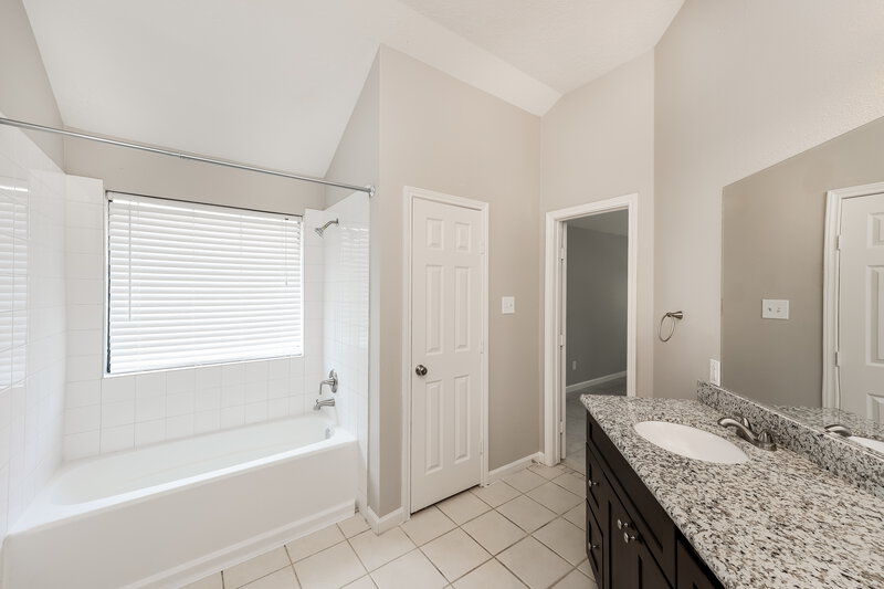 2,660/Mo, 3035 Sandpiper St Humble, TX 77396 Main Bathroom View