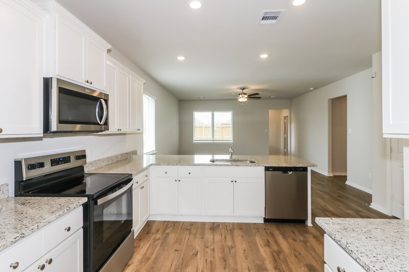 1,865/Mo, 7518 Tipton Meadow Way Richmond, TX 77469 Kitchen View