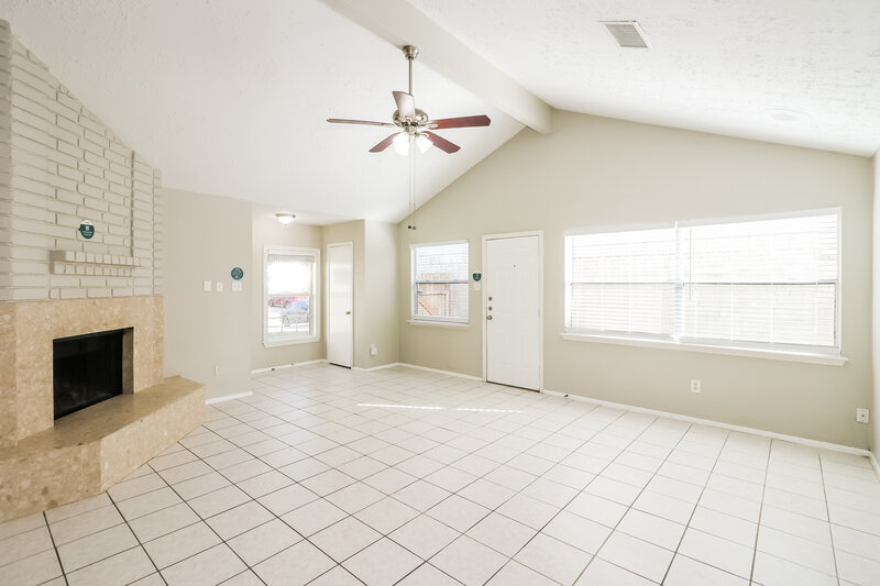 1,735/Mo, 7105 Haven Creek Dr Cypress, TX 77433 Living Room View