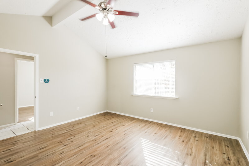 1,735/Mo, 7105 Haven Creek Dr Cypress, TX 77433 Main Bedroom View