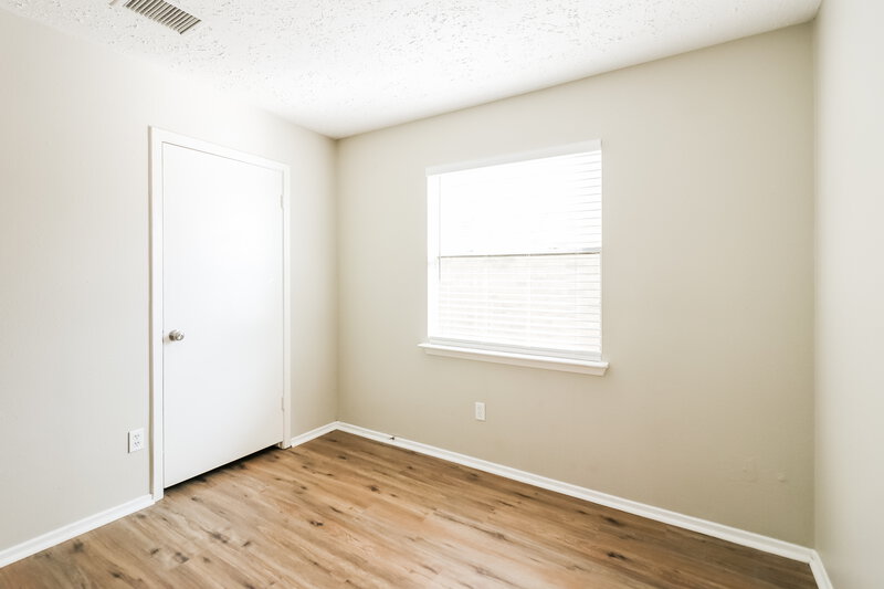 1,735/Mo, 7105 Haven Creek Dr Cypress, TX 77433 Bedroom View