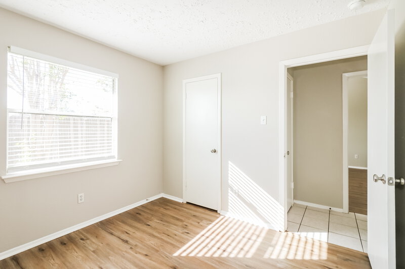 1,735/Mo, 7105 Haven Creek Dr Cypress, TX 77433 Bedroom View 2