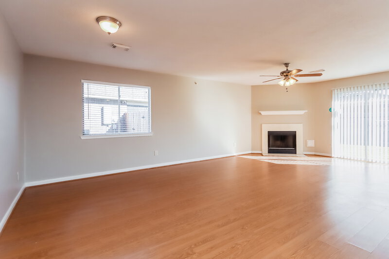 1,945/Mo, 16115 Purpleridge Ct Houston, TX 77053 Living Room View