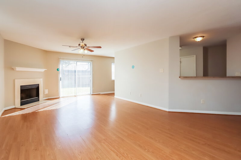 1,945/Mo, 16115 Purpleridge Ct Houston, TX 77053 Living Room View 2