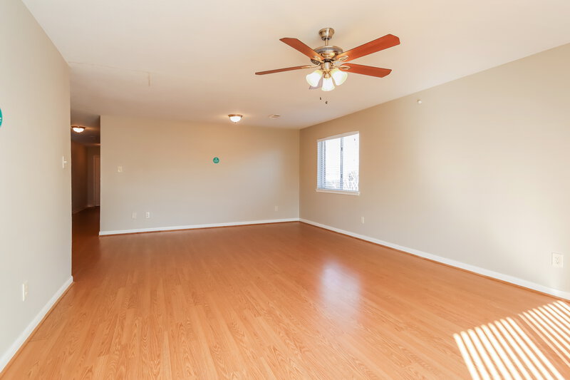 1,945/Mo, 16115 Purpleridge Ct Houston, TX 77053 Living Room View 3