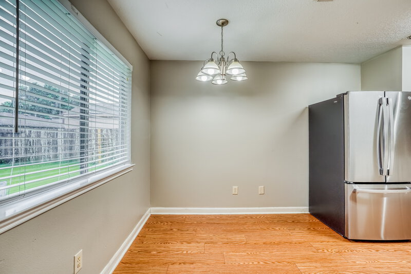 1,860/Mo, 16115 Purpleridge Ct Houston, TX 77053 Breakfast Nook View