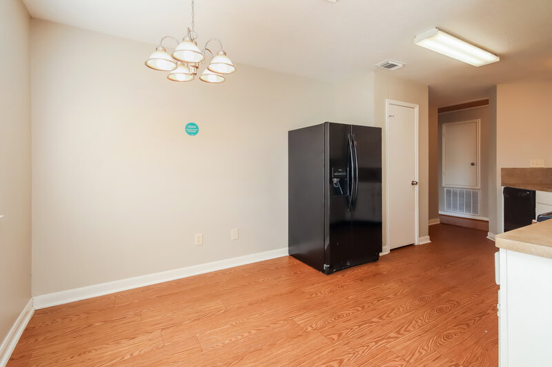 1,945/Mo, 16115 Purpleridge Ct Houston, TX 77053 Dining Room View
