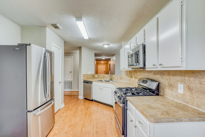 1,860/Mo, 16115 Purpleridge Ct Houston, TX 77053 Kitchen View