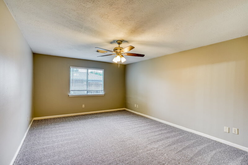 1,860/Mo, 16115 Purpleridge Ct Houston, TX 77053 Main Bedroom View