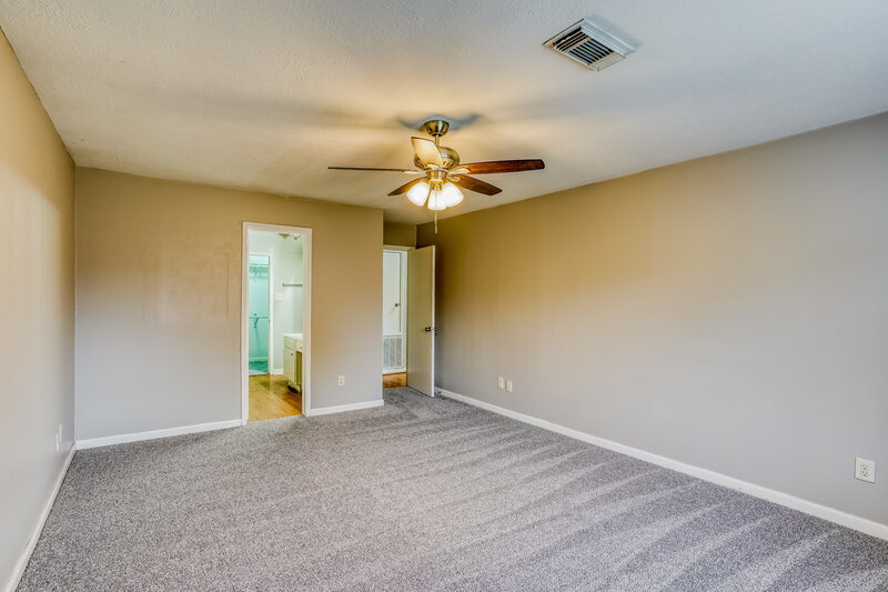 1,860/Mo, 16115 Purpleridge Ct Houston, TX 77053 Main Bedroom View 2