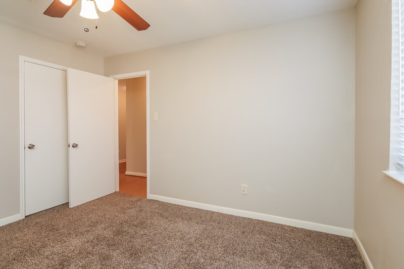 1,945/Mo, 16115 Purpleridge Ct Houston, TX 77053 Bedroom View