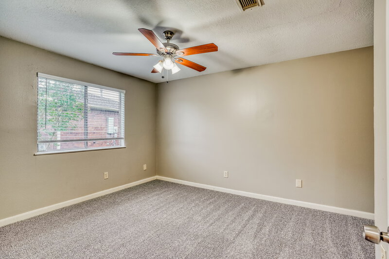 1,860/Mo, 16115 Purpleridge Ct Houston, TX 77053 Bedroom View 2