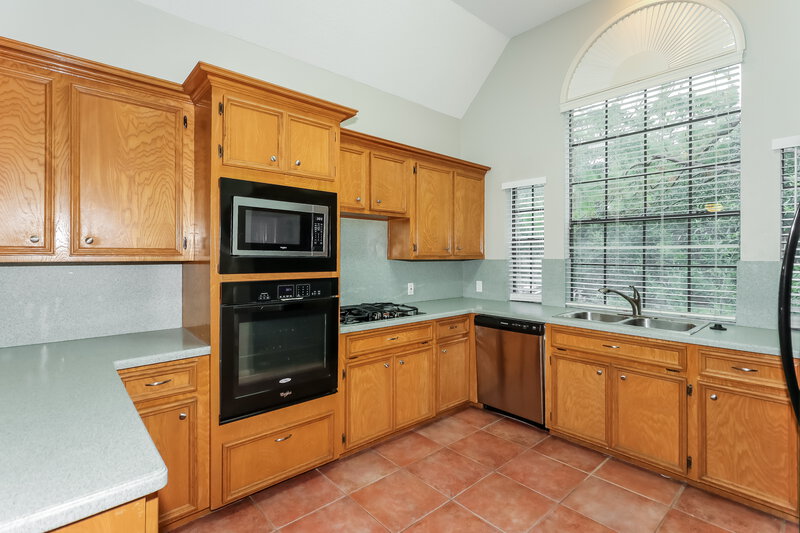 2,470/Mo, 128 Lake Point Dr League City, TX 77573 Kitchen View