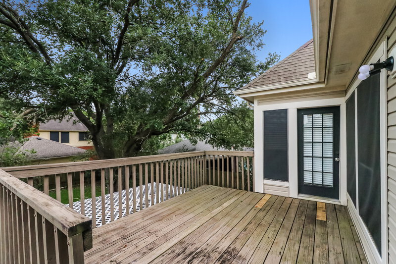 2,470/Mo, 128 Lake Point Dr League City, TX 77573 Deck View