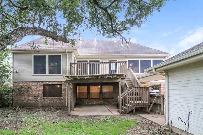 2,470/Mo, 128 Lake Point Dr League City, TX 77573 Rear View