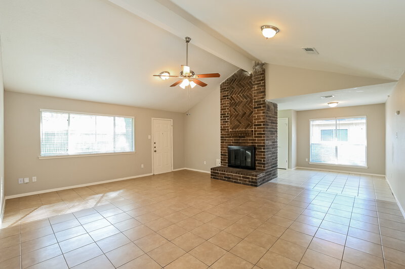 1,545/Mo, 2506 Summer Spring Dr Spring, TX 77373 Living Room View
