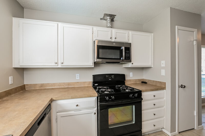 1,545/Mo, 2506 Summer Spring Dr Spring, TX 77373 Kitchen View 2