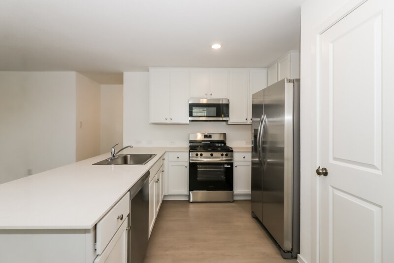 1,795/Mo, 16722 Old Wagon Way Hockley, TX 77447 Kitchen View 2